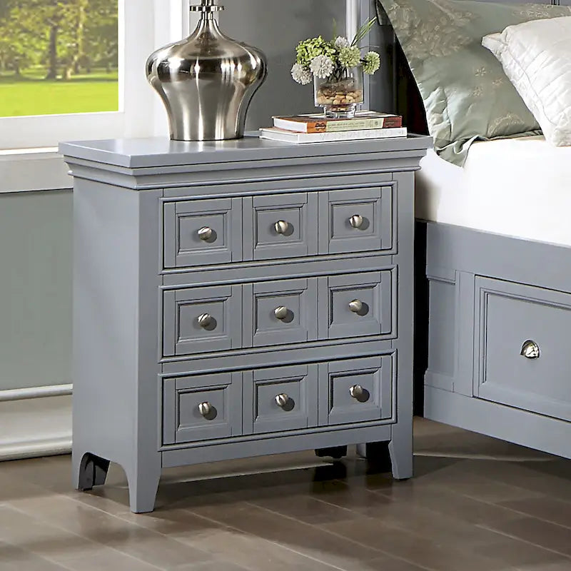 Comodino a 3 cassetti in legno grigio transizionale