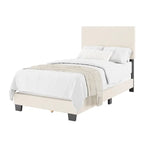 Letto moderno imbottito in bouclé, con rete a molle