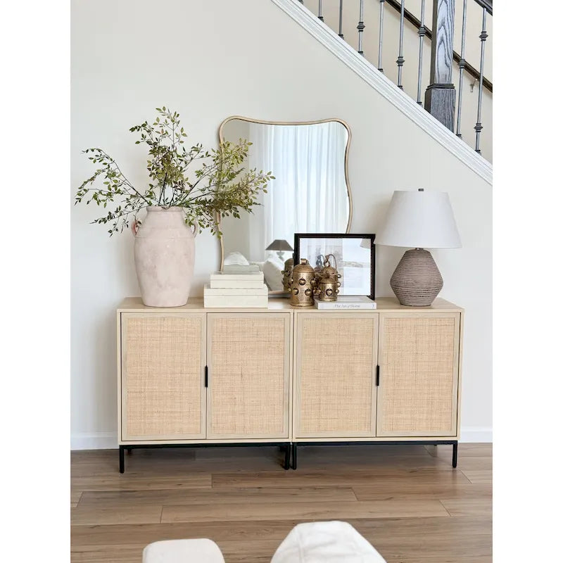 Mobile contenitore in stile bohémien per ingresso o credenza da cucina, supporto TV o mobiletto in rattan con gambe in metallo